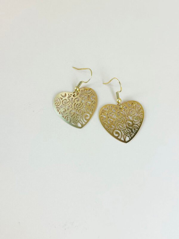 Boucles d'oreilles coeur filigrane acier inoxydable – Image 4