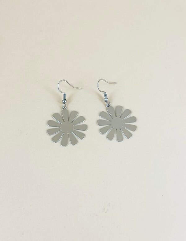 Boucles d'oreilles fleurs filigranes acier inoxydable – Image 3