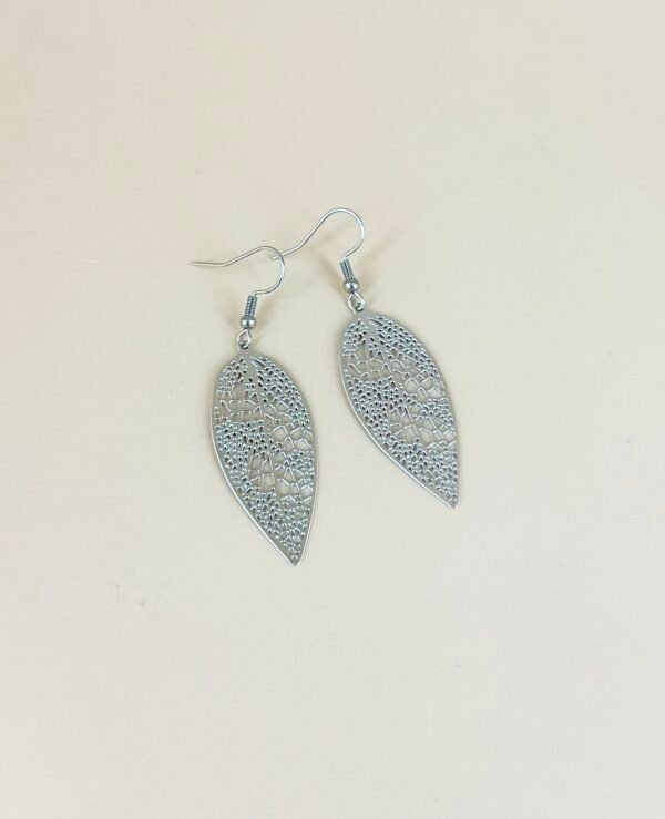 Boucles d'oreilles feuilles filigranes acier inoxydable – Image 3