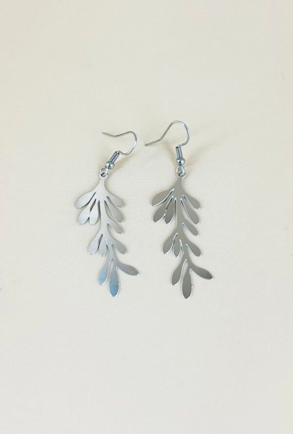 Boucles d'oreilles feuilles filigranes acier inoxydable – Image 3