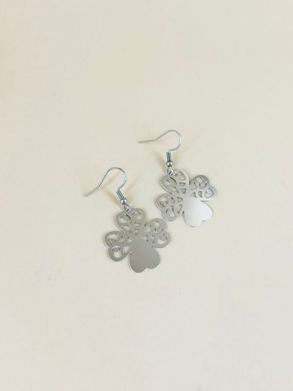 Boucles d'oreilles trèfles filigranes acier inoxydable