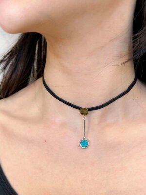 Collier Ras cou avec motif pendant style turquoise