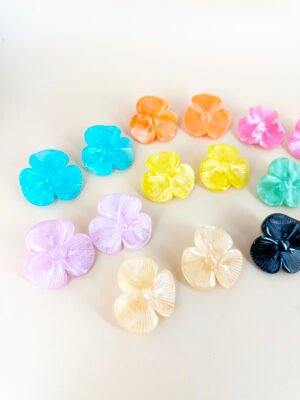 Lot de 12 Boucles d’oreilles fleurs colorées en acétate