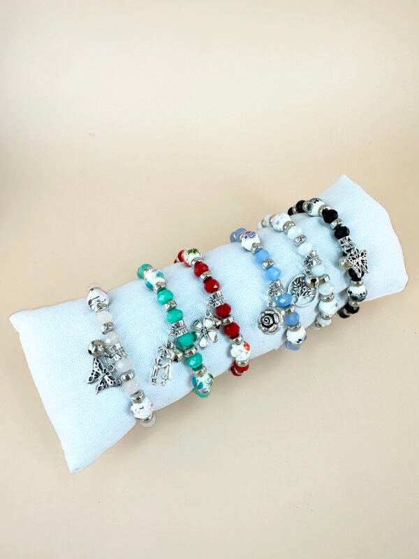 Lot de 12 Bracelets Perles avec charms