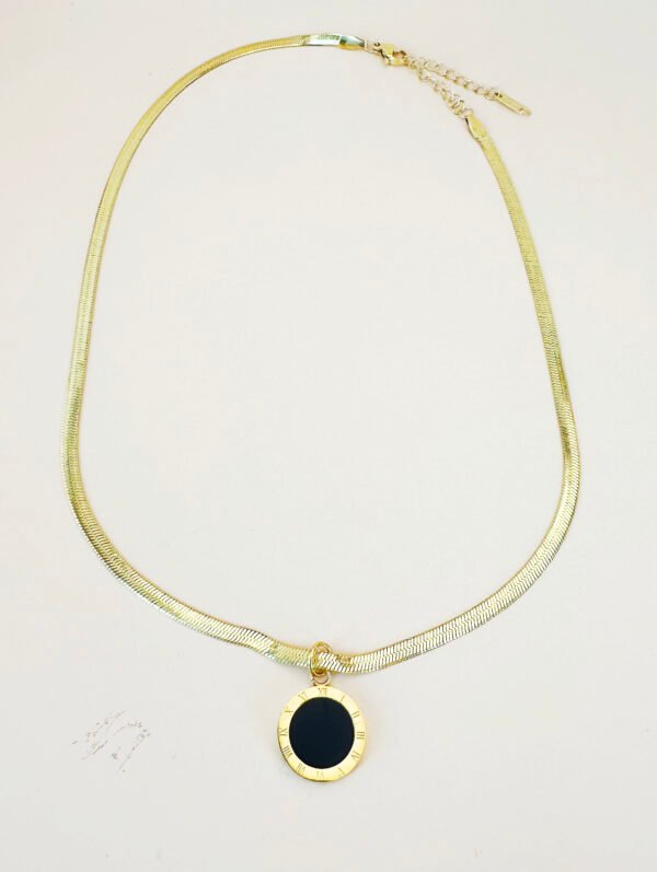 Collier pendentif double face noir et blanc en acier inoxydable