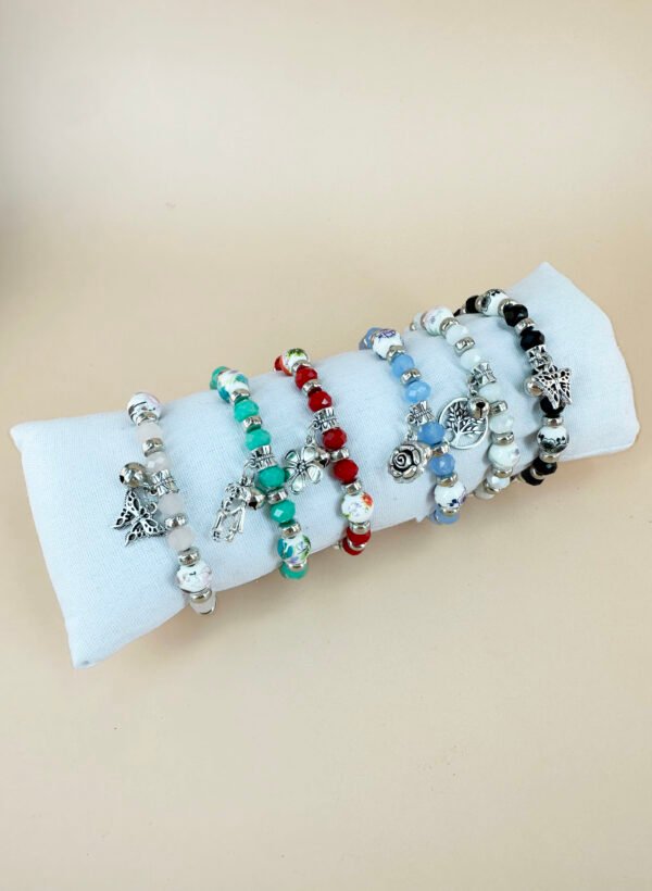 Lot de 12 Bracelets Perles avec charms – Image 3