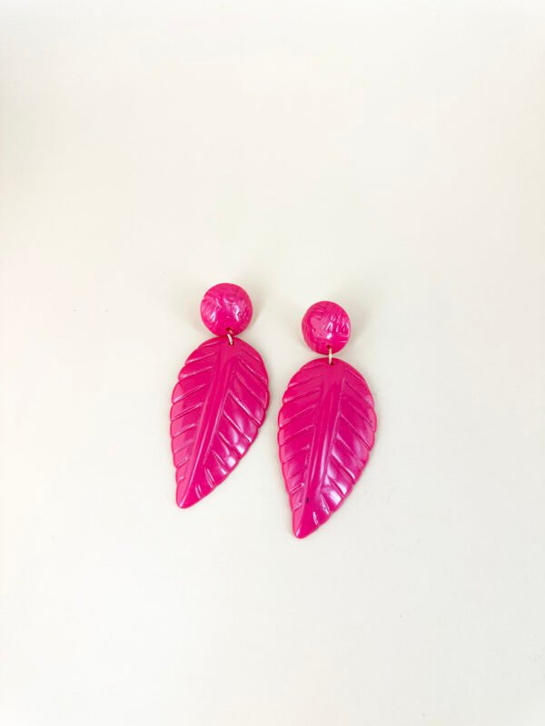 Lot de 12 Boucles d'oreilles feuilles colorées pendantes en acétate – Image 3