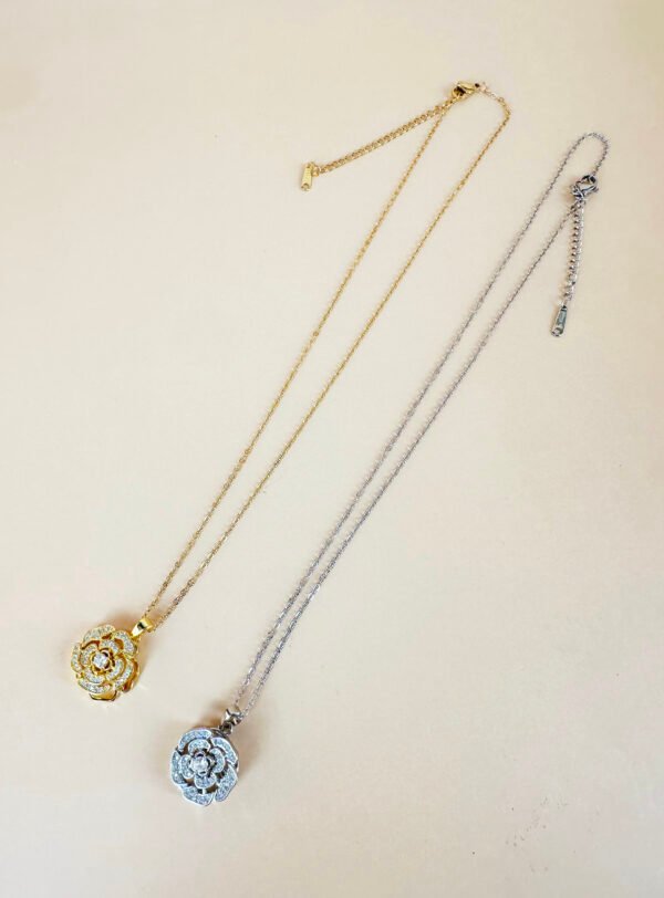 Collier Fleur strass en acier inoxydable – Image 3