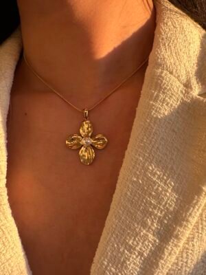 Collier fleur en acier inoxydable