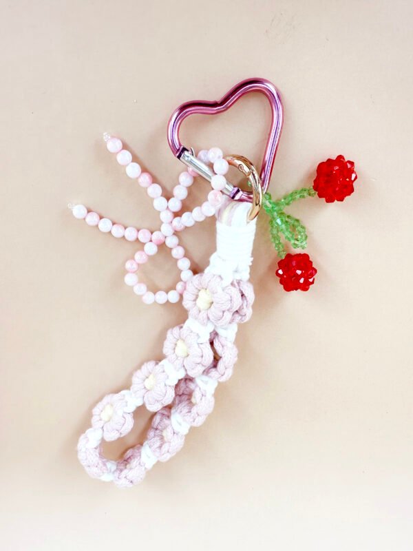 Grigri Bijou de sac, Cerise et porte clé fleurs brodées