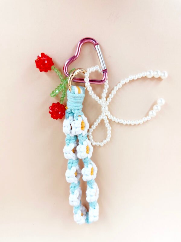 Grigri Bijou de sac, Cerise et porte clé fleurs brodées