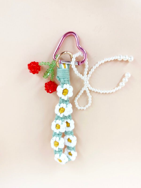 Grigri Bijou de sac, Cerise et porte clé fleurs brodées