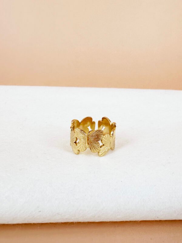 Bague motif papillon en acier