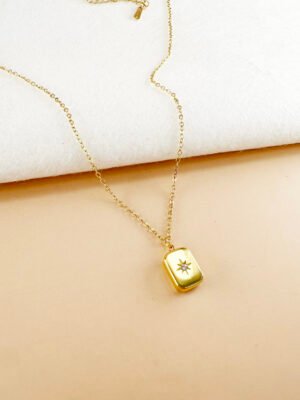 Collier médaillon étoile en acier inoxydable