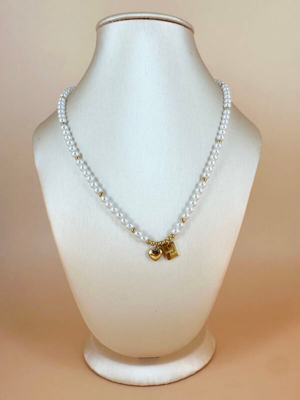 Collier perles avec médaillon "Good Luck" en acier inoxydable – Image 4
