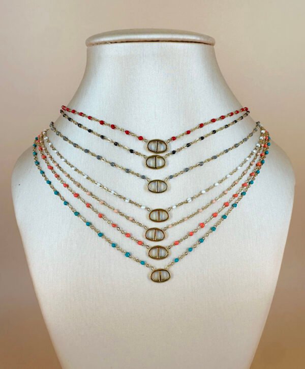 Collier chaîne colorée avec pendentif en acier – Image 4