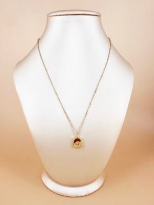 Collier médaillon étoile en acier inoxydable