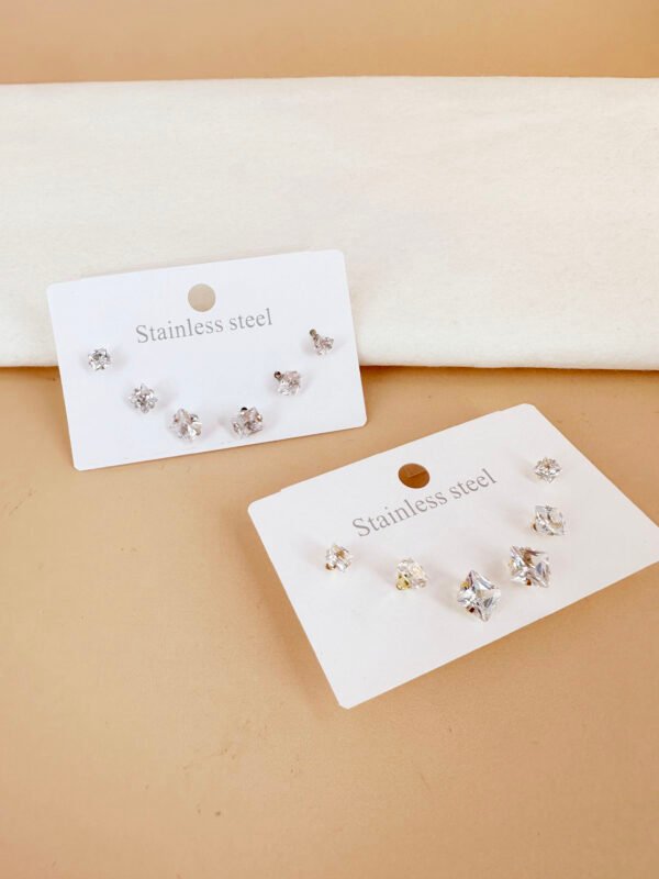 3 paires de puces d'oreilles en strass carrées