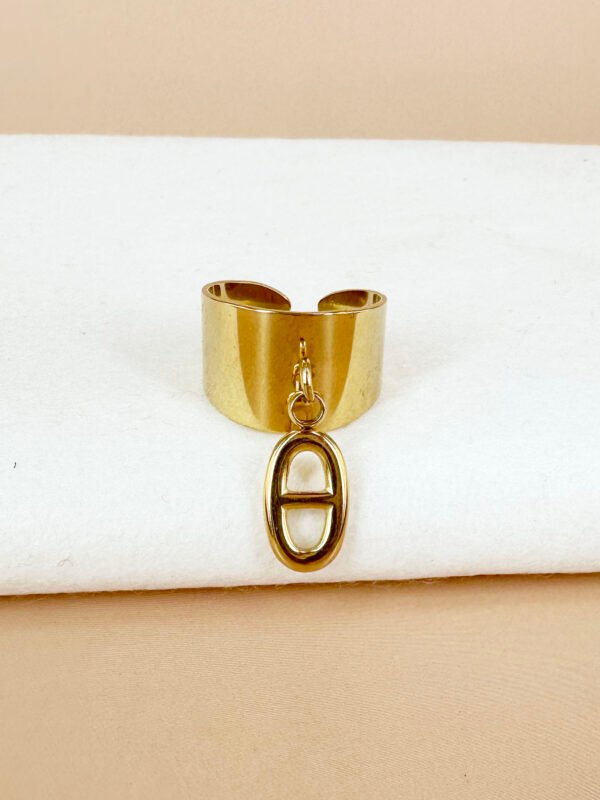 Bague jonc avec breloque