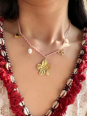 Collier cordon avec charms fleurs en acier inoxydable