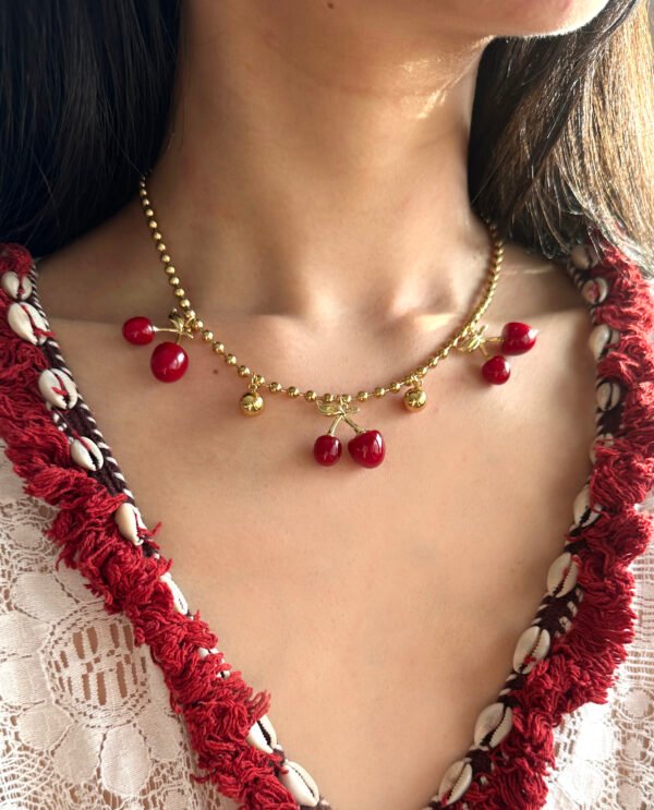 Collier avec multiples cerises en acier inoxydable
