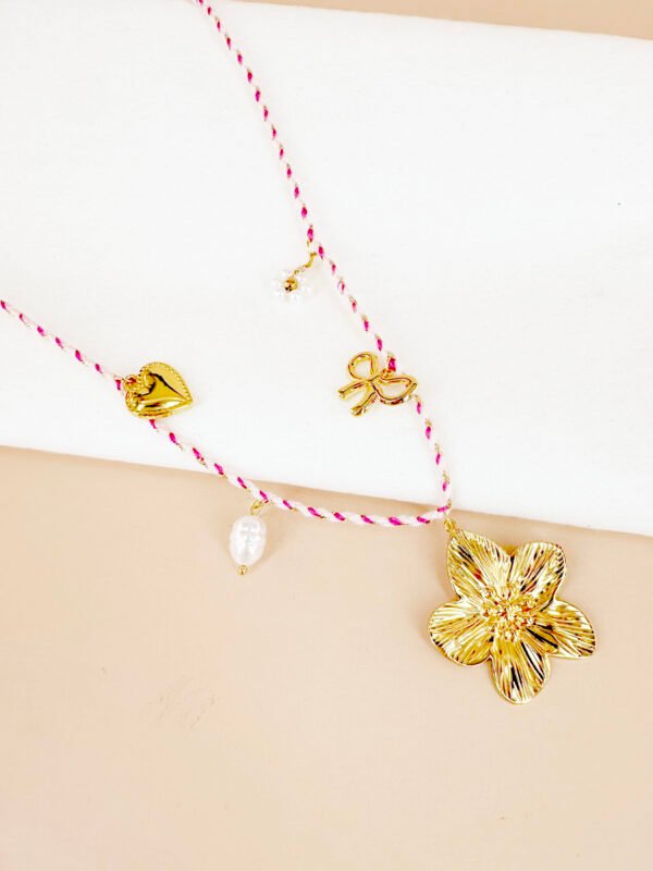 Collier cordon avec charms fleurs en acier inoxydable – Image 3