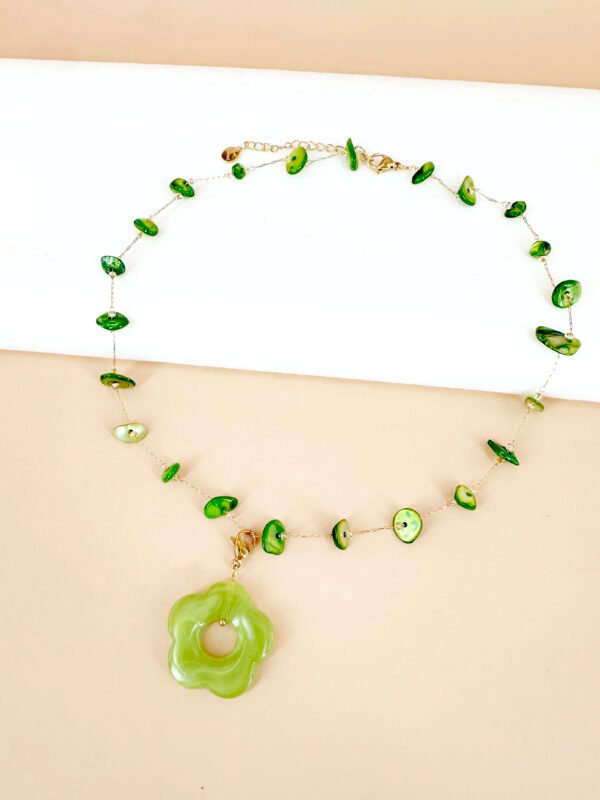 Collier chaine nacre avec breloque charms fleur resine en acier inoxydable – Image 6