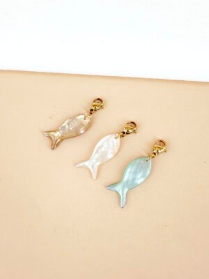 Charms breloque poisson nacré