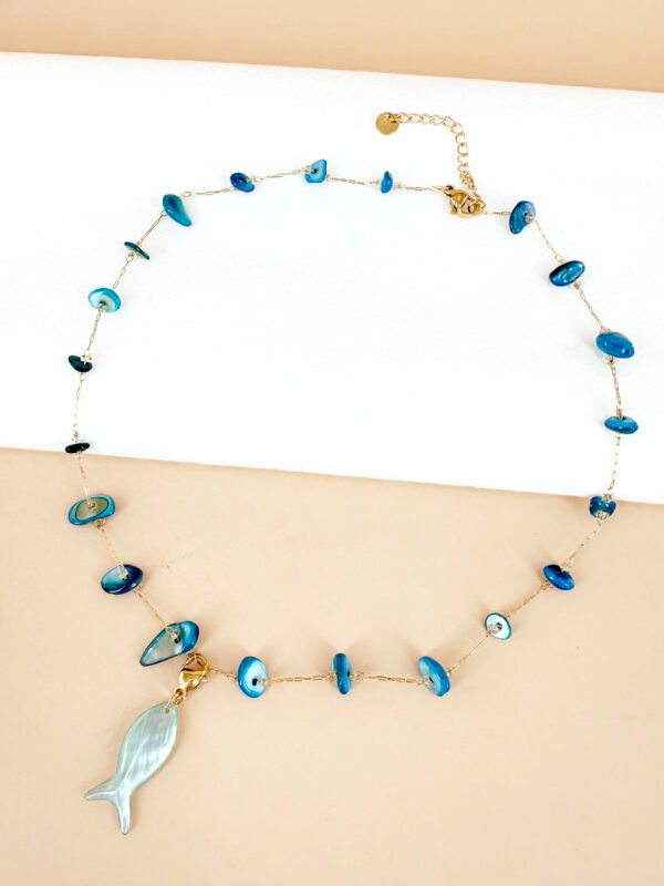 Collier perles nacrés et poisson nacré