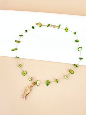 Collier perles nacrés et poisson nacré