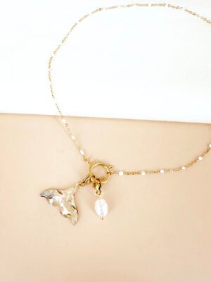 Collier chaine avec charm poisson et perle
