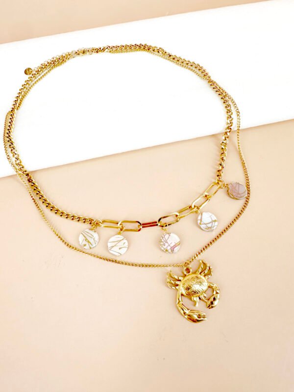 Collier charm breloque crabe et nacre en acier inoxydable – Image 2