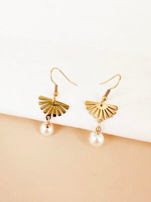 Boucles d’oreilles pendantes motif évantail et perles en acier inoxydable