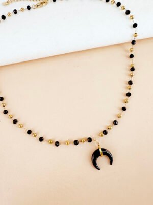 Collier perles noires et corne noire