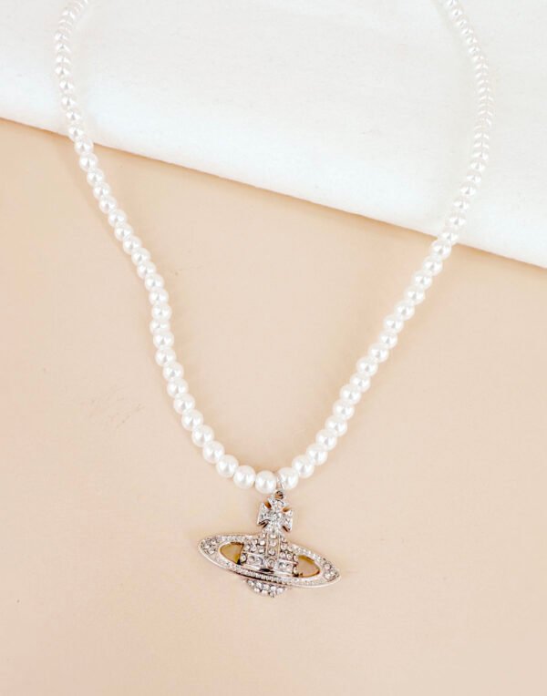 Collier planète en strass argenté