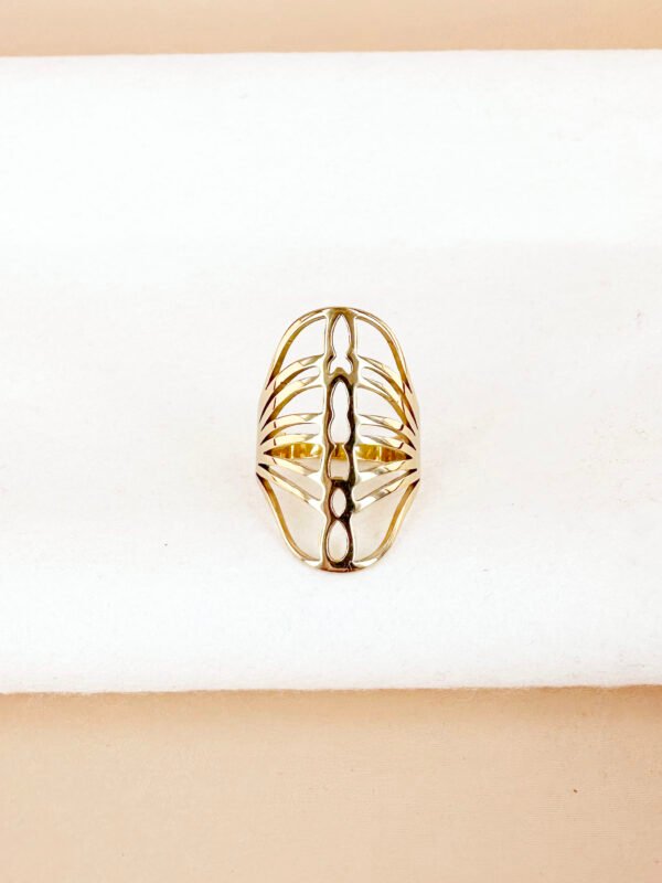 Grande bague avec motif en acier inoxydable – Image 2