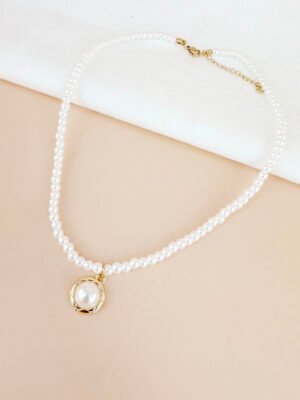 Collier pendentif perle