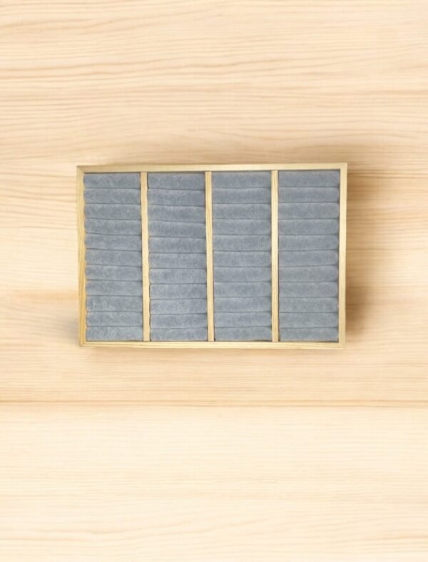 Plateau présentoir à bracelet en bois et velours gris