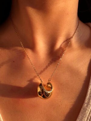 Collier pendentif en acier inoxydable