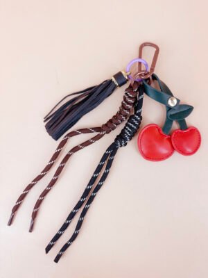 Porte clés de sac, grigris, breloques cerise