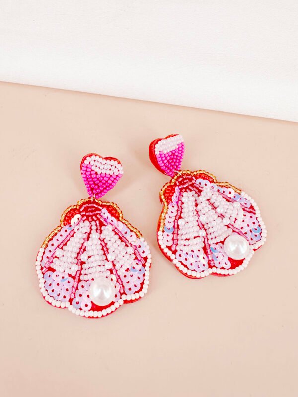 Boucles d'oreilles coquillages brodées à la main