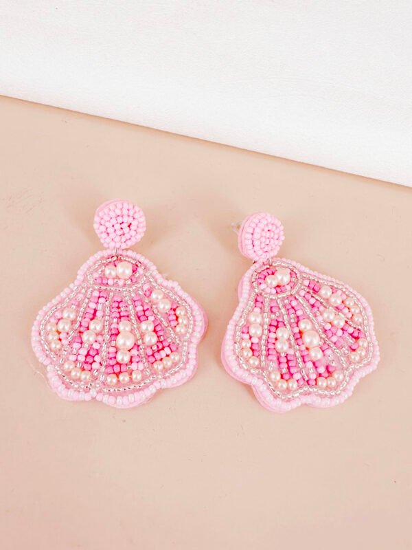 Boucles d'oreilles coquillages brodées à la main