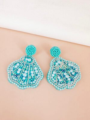 Boucles d’oreilles coquillage bleu brodées à la main