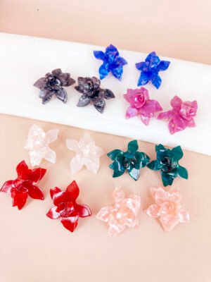 Boucles d’oreilles fleurs résine – Lot de 7
