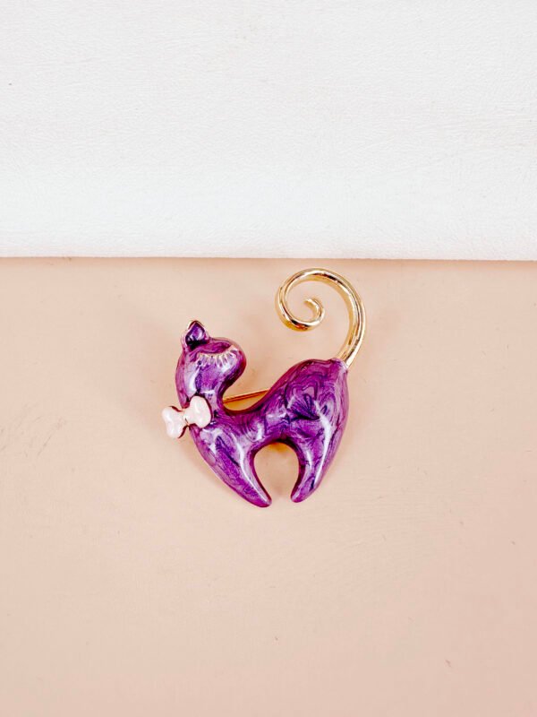 Broche chat violet