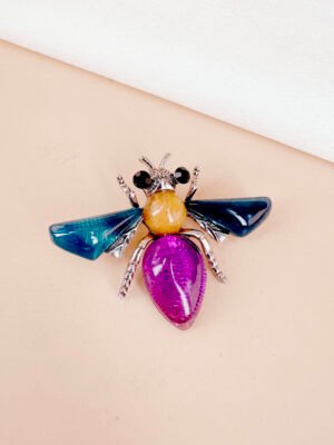 Broche insecte résine