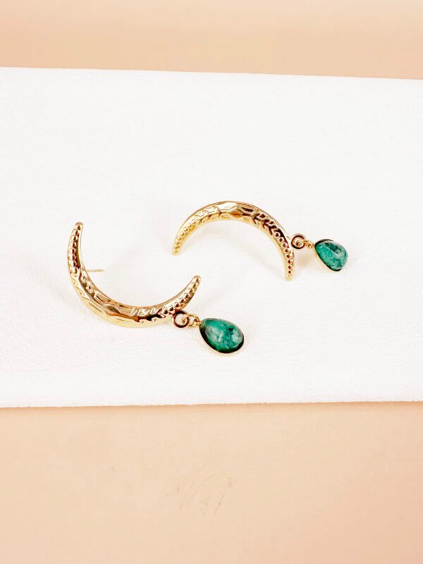 Boucles d'oreilles lune avec pierre verte en acier inoxydable – Image 2
