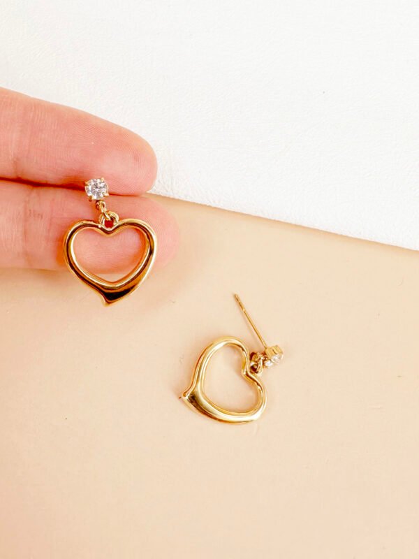 Boucles d'oreilles pendantes coeur en acier inoxydable – Image 2