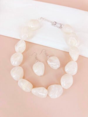 Collier grosses perles en résine