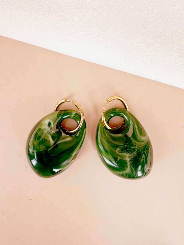 Boucles d'oreilles résine – Image 8